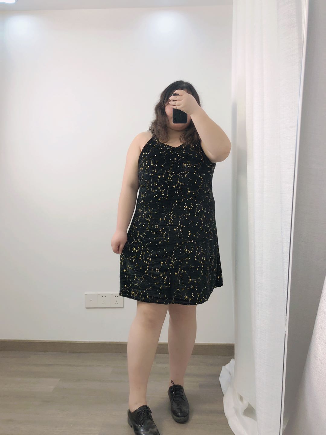 300斤胖mm超大码女装240春夏秋冬性感v领吊带显瘦加肥连衣裙子200