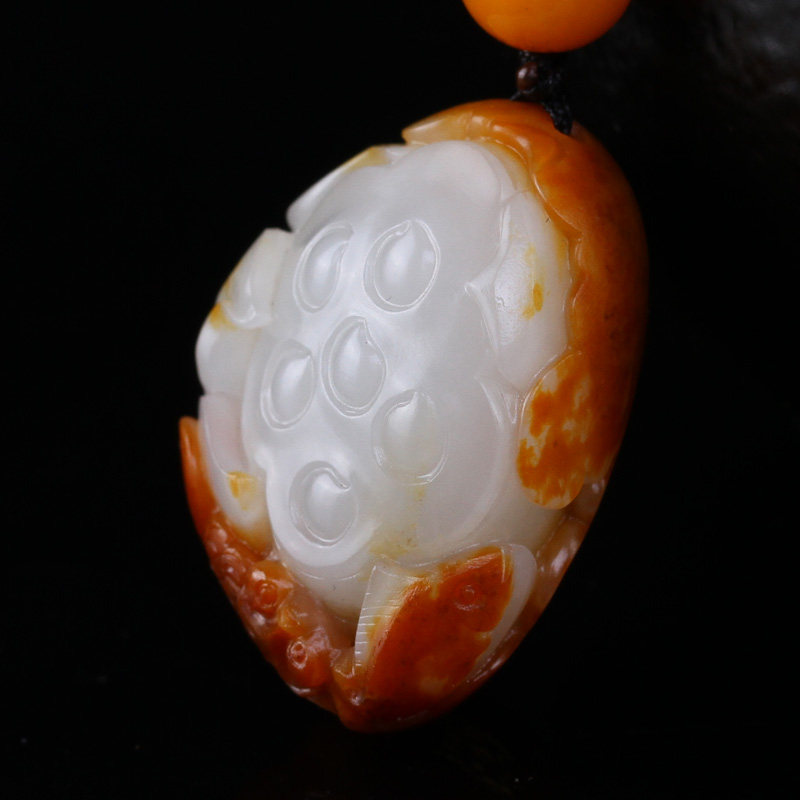 苏工玉雕名家黄铭作品 独籽 连年有余 挂件 17g