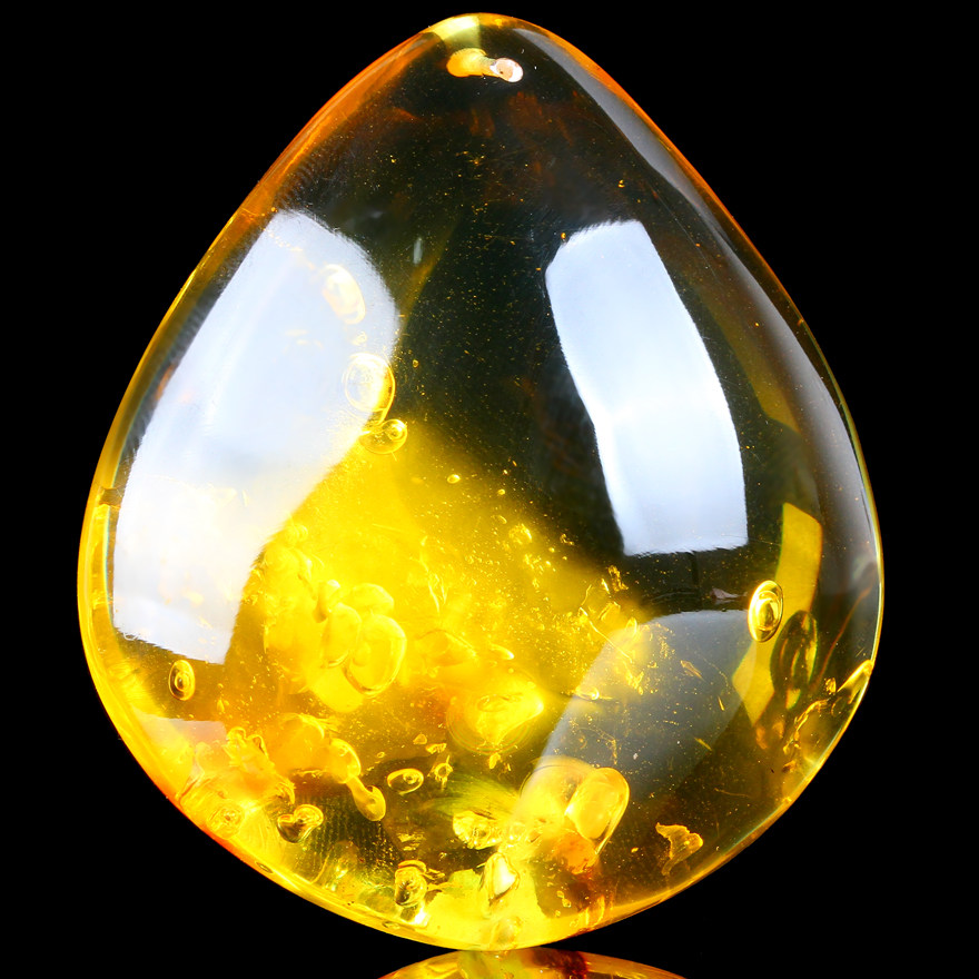 20.27克稀有水胆群 水滴形琥珀挂件