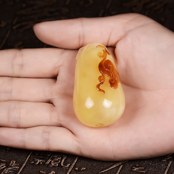 20.82克 天然蜜蜡如意挂件 入手温润 雕工精美