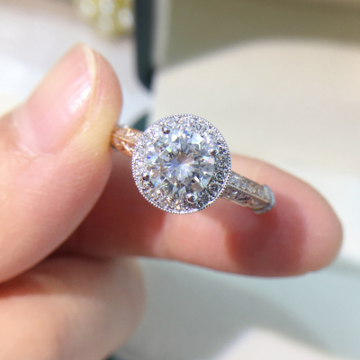 福大生 圆形群镶钻石女戒 四爪时尚结婚钻戒 玫瑰18k金婚戒女定制