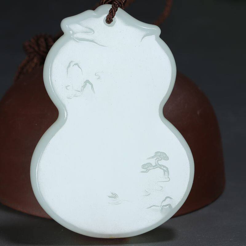 国家级玉雕大师陈冠军作品和田玉羊脂玉挂件 心若澄湖 39克带绳