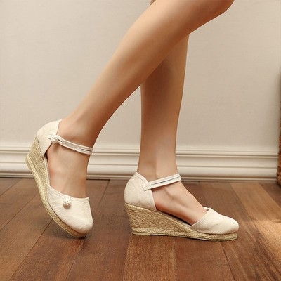 坡跟女凉鞋 包跟京布鞋坡跟厚底包头凉鞋女一字扣防滑休闲妈妈鞋