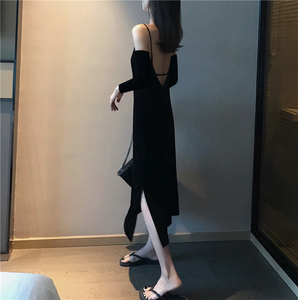 小女人吊带裙女人味图片