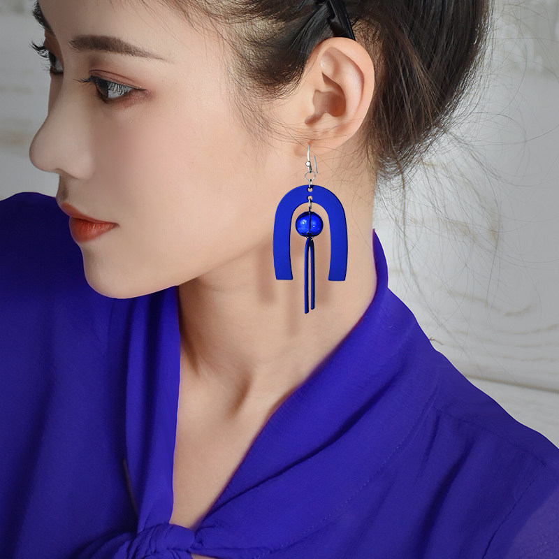 耳环2021新款潮宝蓝色几何夸张耳饰韩国个性设计感亚克力耳钩耳坠