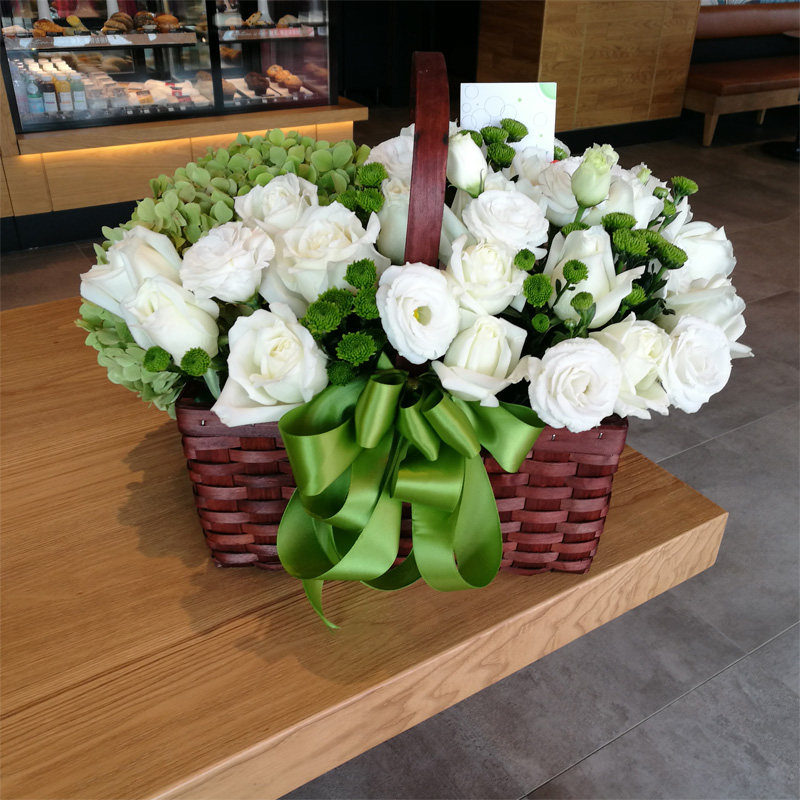 大连同城鲜花速递白玫瑰绣球韩式花篮花束送女朋友生日送花配送