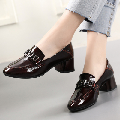 2020春秋季新款英伦风漆皮女鞋真皮单鞋乐福鞋女百搭软底小皮鞋女