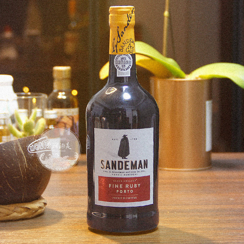 山地文钵利口葡萄酒sandemanfinerubyporto红宝石波特酒葡萄牙