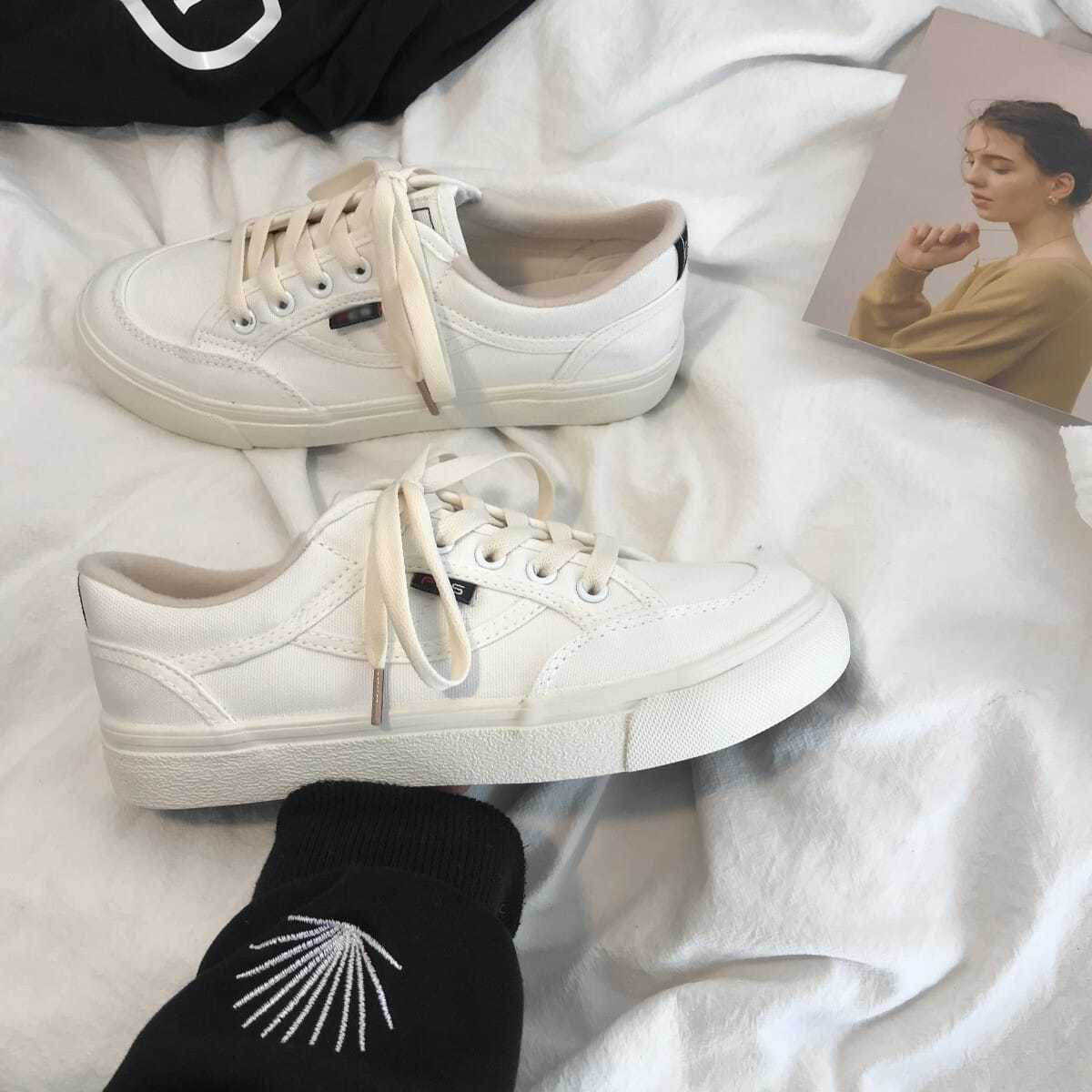 小白鞋女2020春季爆款帆布鞋ins港风学生百搭潮chic网红复古板鞋