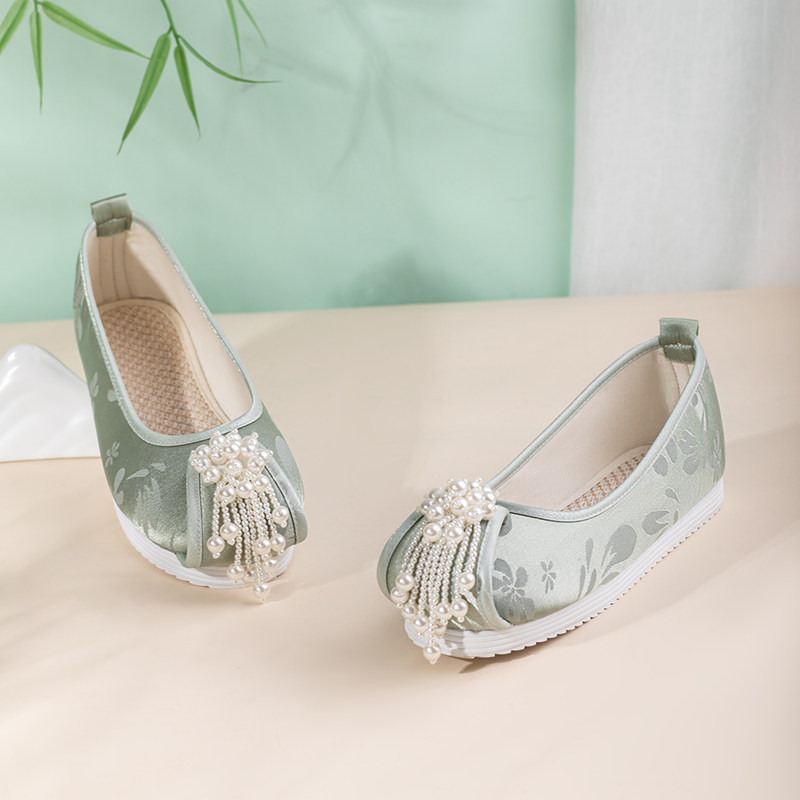 百钦旗舰店的优惠券大全—百钦春夏原创汉服鞋子古风翘头平底珍珠复古