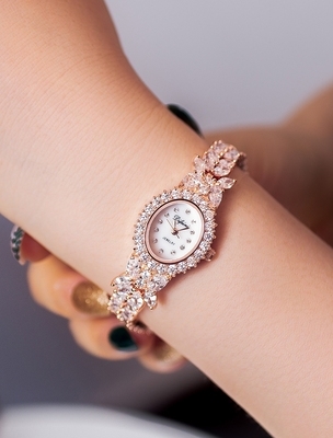 新款镶钻时尚满钻手表手链式时装表钻表水钻休闲女士表手镯表装饰