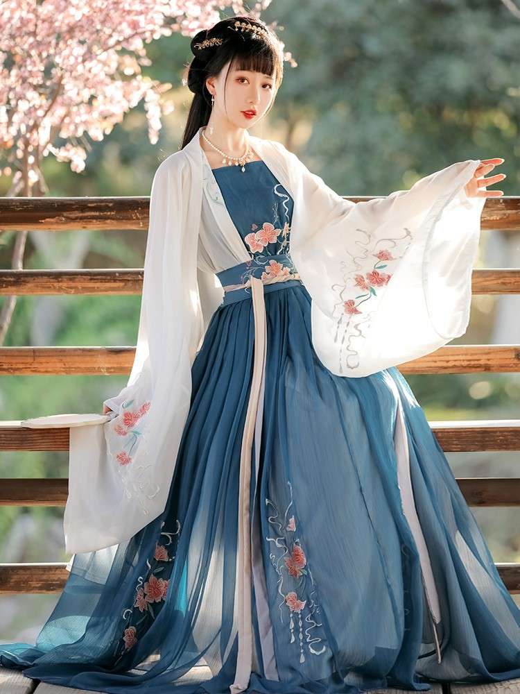 唐服女中国风