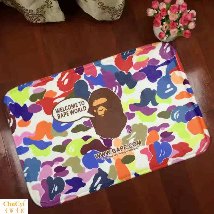 bape猿人头卡通法兰绒浴室寝室地毯卧室防滑吸水家用学生宿舍在类目 居家布艺, 地垫中 - 来自Buy2taobao.com提供专业的淘宝代购服务