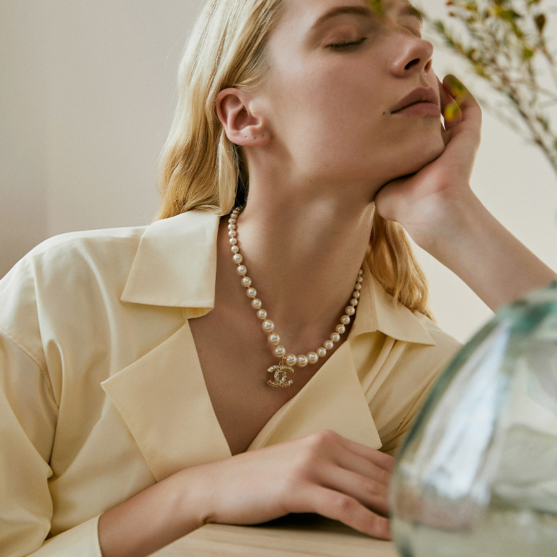 高档正圆珍珠项链搭配晚礼服送妈妈时尚款小众赫本复古轻奢毛衣链