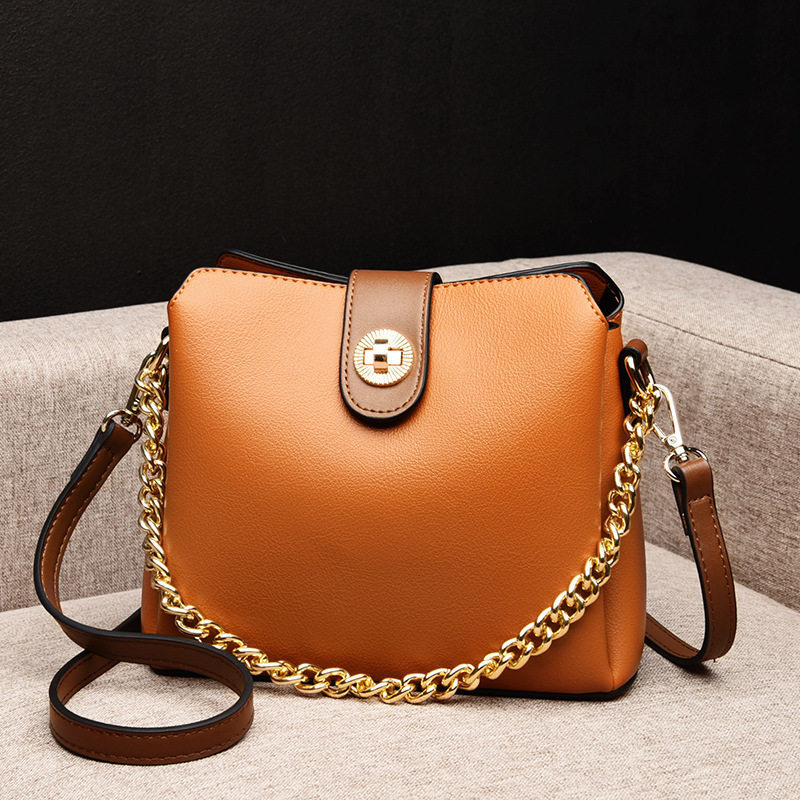 意尔康真皮包包女新款2021水桶包链条单肩小包百搭时尚锁扣斜挎包