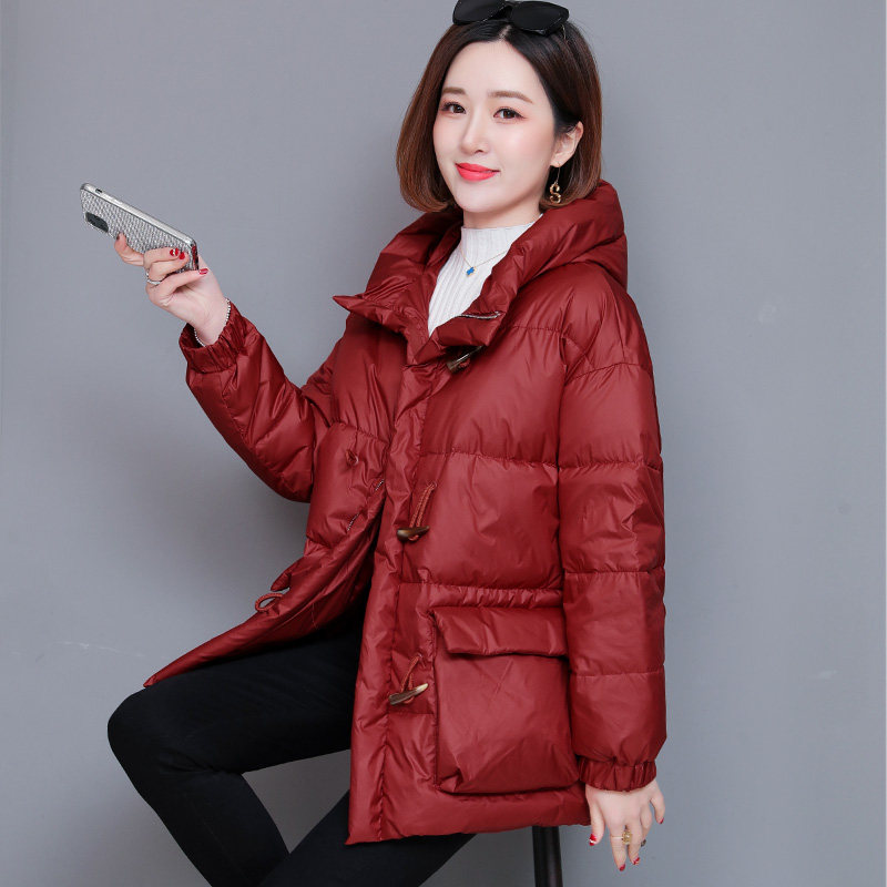 中年羽绒服女妈妈时尚