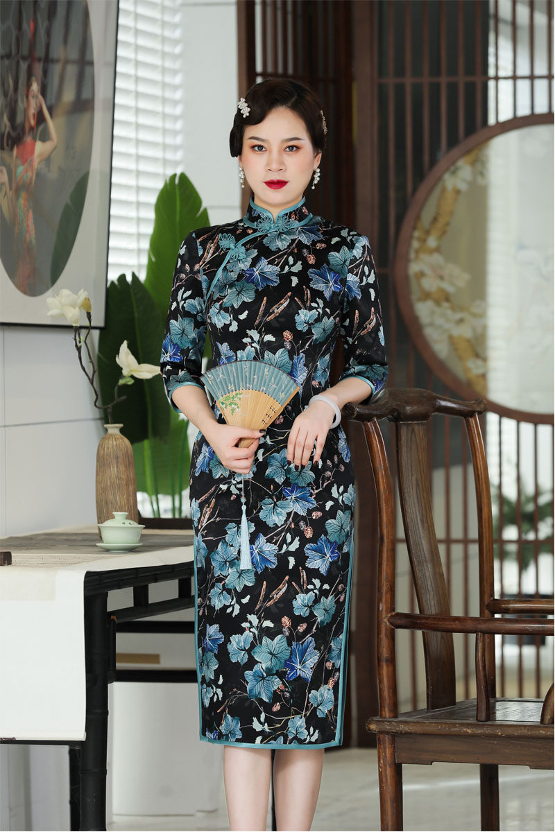 旗袍店铺名称:深衣霓尚旗舰店店铺类别:女装/女士精品—旗袍产品推荐