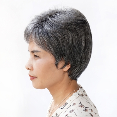 高档老年人假发女短发花白短卷发真发奶奶白发70岁80岁蓬松透气真