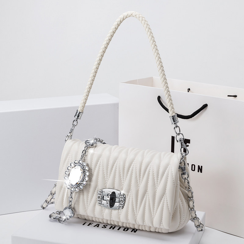 香港品牌2023新款包包百搭真皮褶皱斜挎包高级感miu缪水钻腋下包