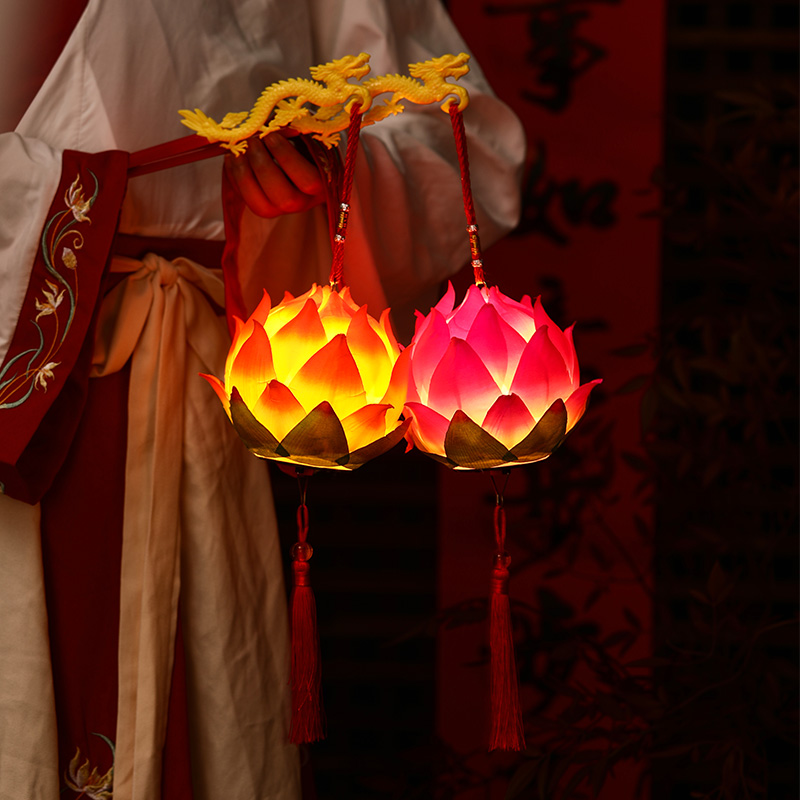 龙年手提莲花灯笼古风汉服拍照道具儿童新年元宵灯会荷花灯装饰品
