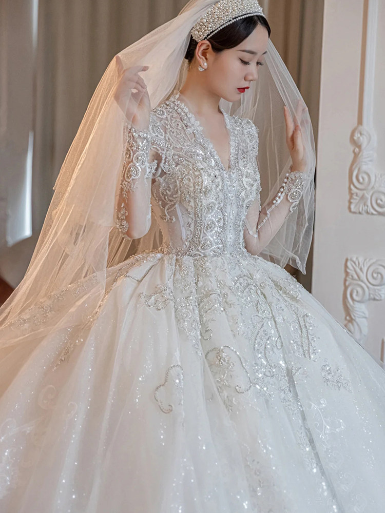 主婚纱2021新款新娘v领长袖冬季大拖尾法式高级质感宫廷风小个子