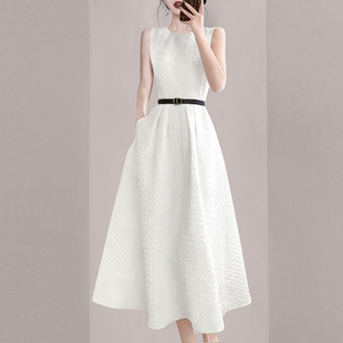 茶歇法式御姐风无袖连衣裙女2024夏季新款轻奢高级感白色显瘦裙子