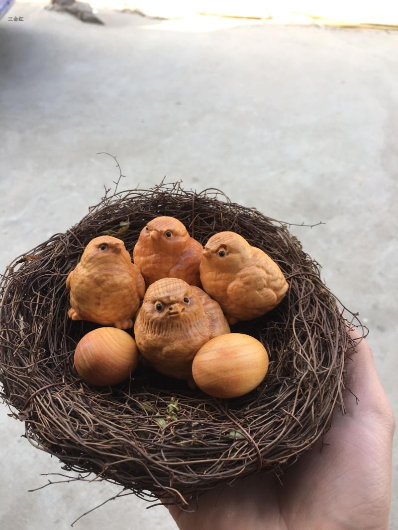 崖柏木公鸡雕刻手把件带鸡窝把件小鸡一窝木雕工艺品创意鸟巢摆件