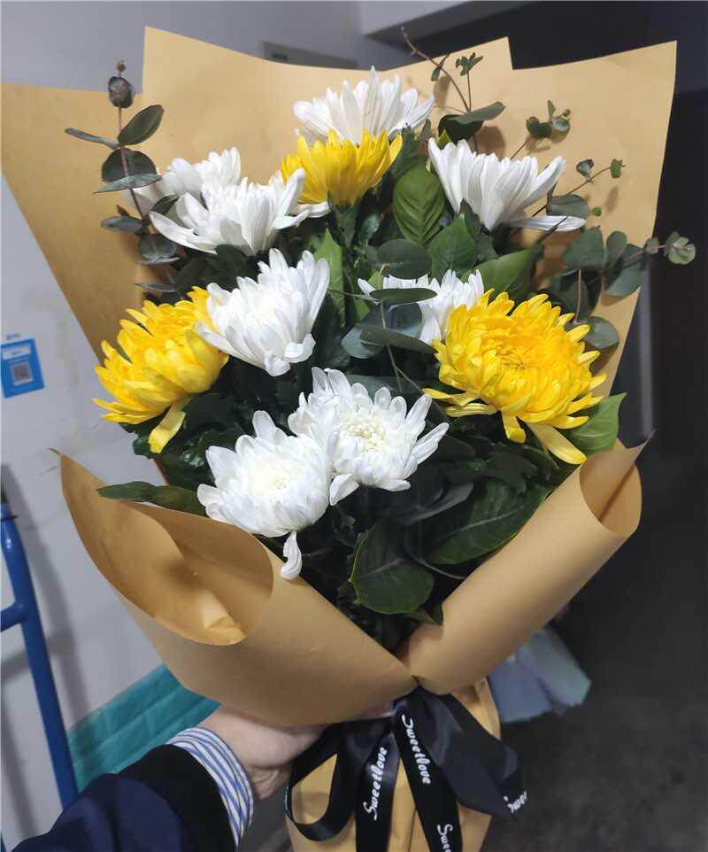 丧事白事花圈礼菊花老人良逝世鲜uol花葬云南民昆明市富宜石林嵩