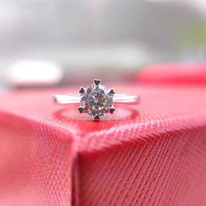 18k金戒托定制一克拉50分钻石镶嵌心形爪戒指莫桑钻戒白金戒托女