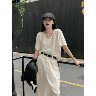 韩系白色v领短袖T恤女夏季2024新款设计感小众宽松显瘦休闲上衣