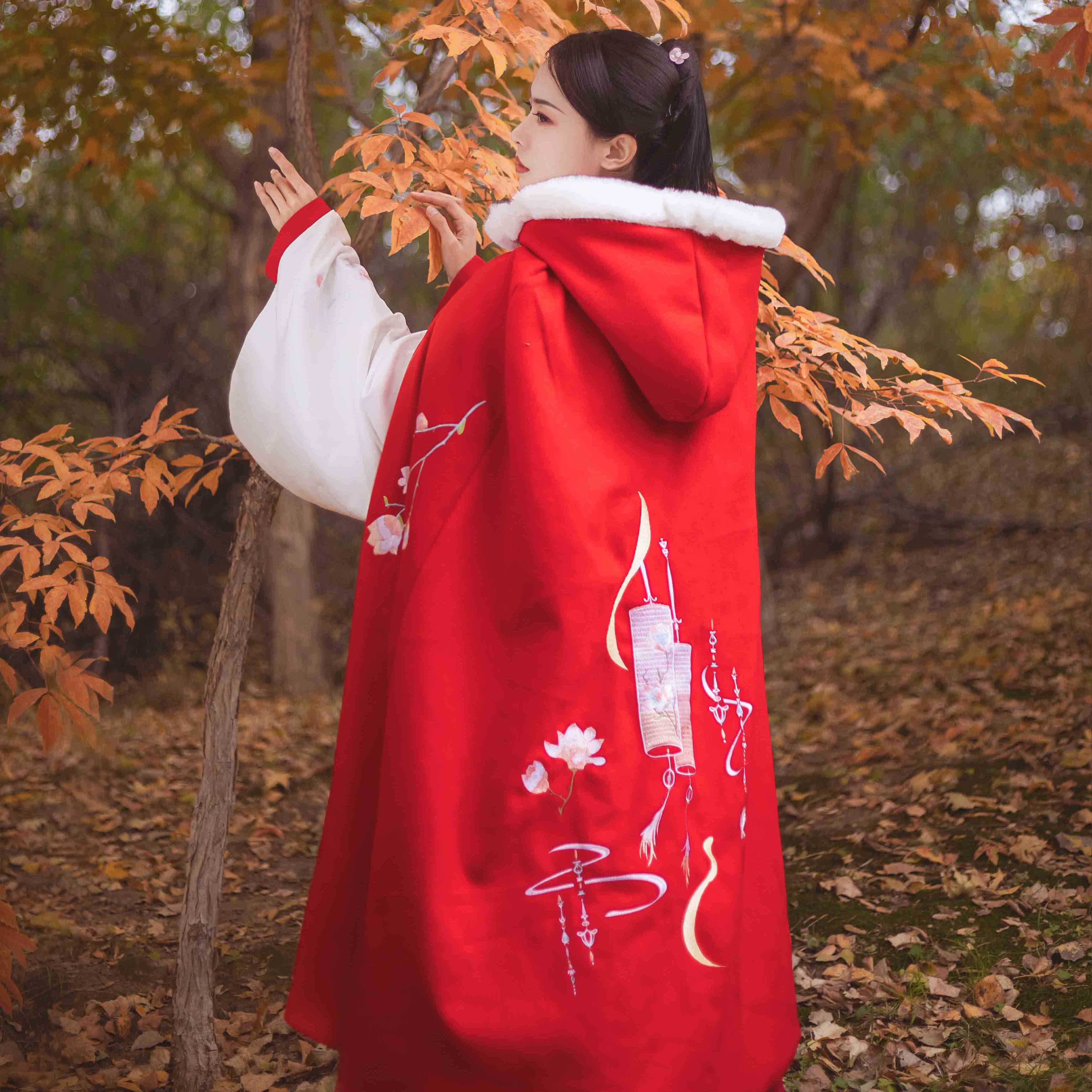 洞牧【长灯引】原创汉服斗篷秋冬重工刺绣加绒毛呢兔毛领披风