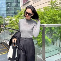 半高领修身纯色打底羊毛衫