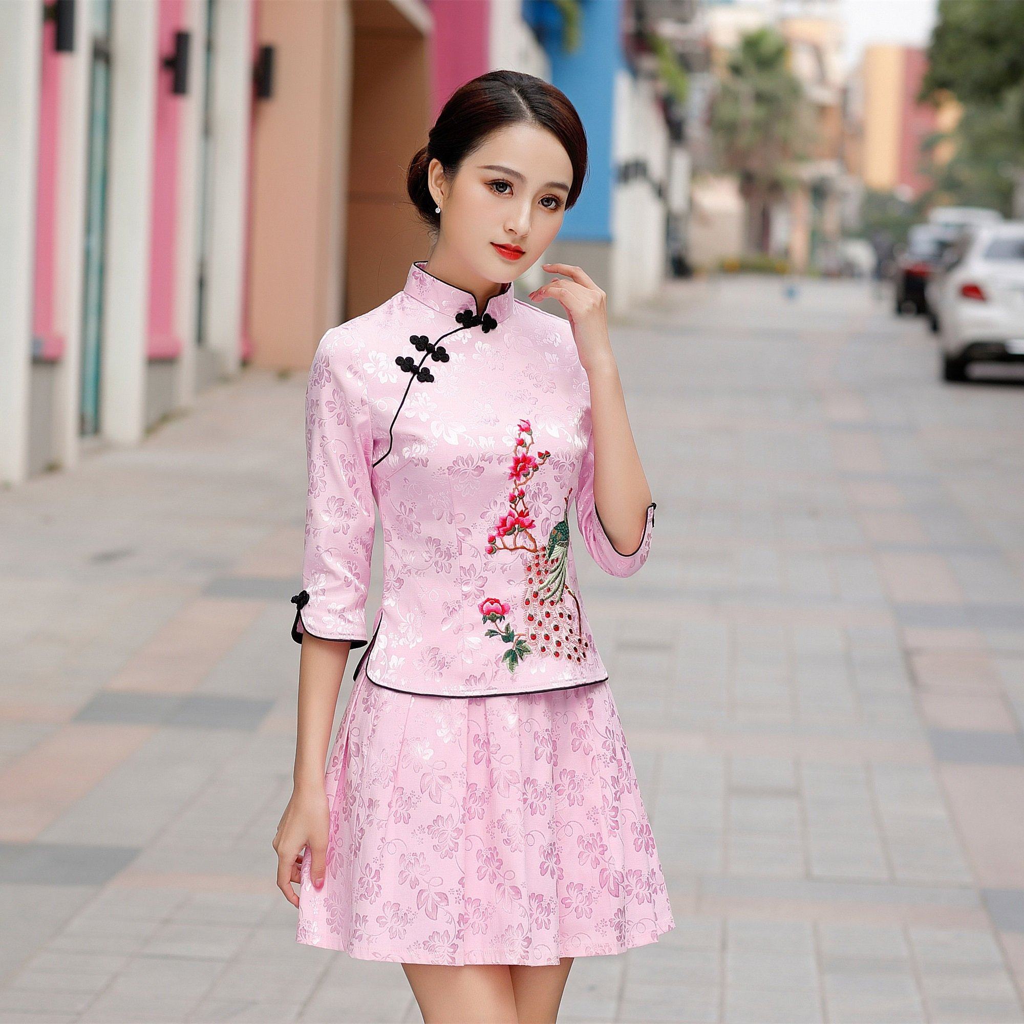 蕴诗坊风中式民风学生绣花旗袍式套装图片