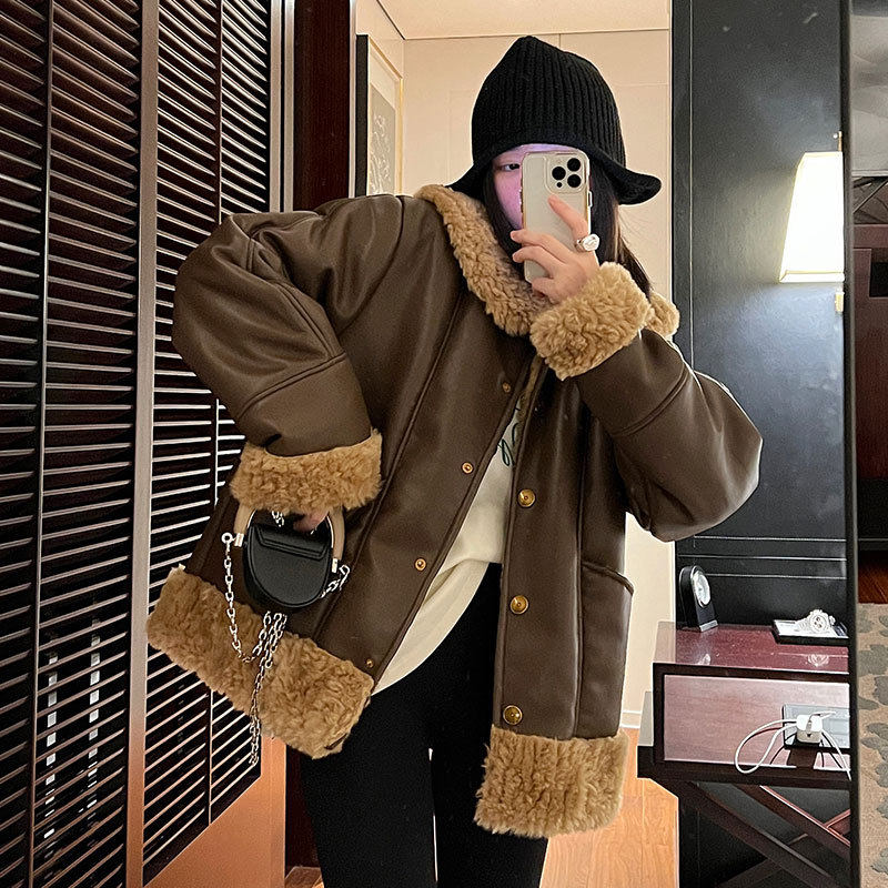 棕色港风复古羊羔毛皮毛一体外套女冬季加厚机车服pu皮衣短款上衣