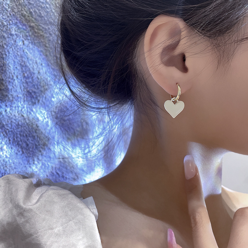 YUNI | 2022年新款潮粉色爱心耳环女小众设计感高级精致耳钉耳饰