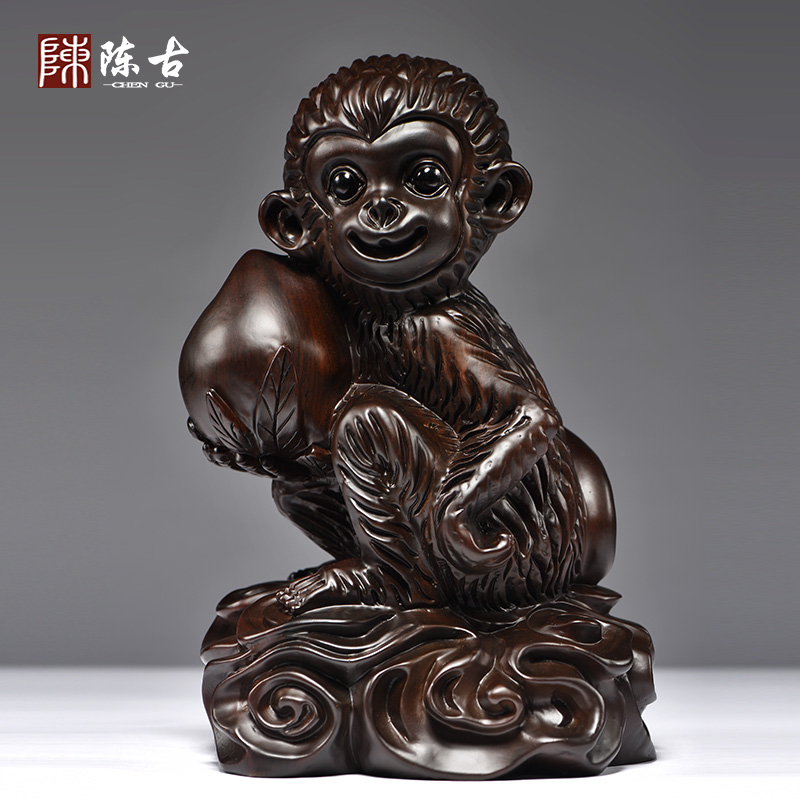 黑檀木雕刻猴子摆件十二生肖实木灵猴献桃办公装饰送礼红木工艺品
