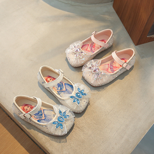 时尚软底女童公主鞋夏季新款儿童宝宝水晶鞋女孩演出爱莎小皮鞋