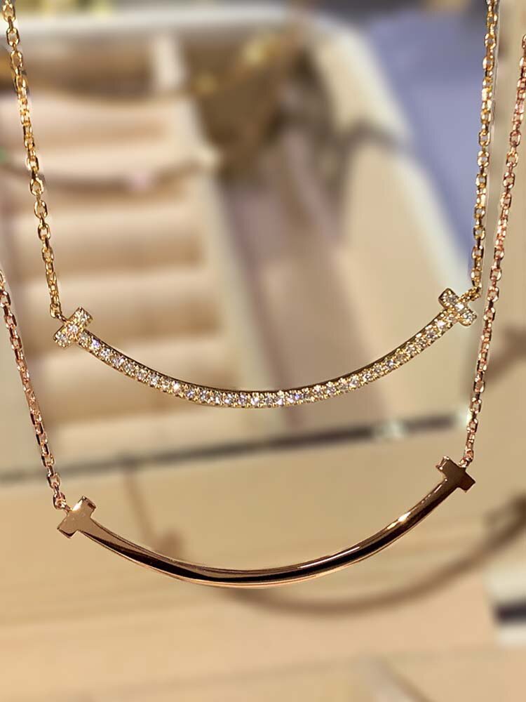 au750微笑笑脸钻石t项链18k黄金玫瑰金大小号简约轻奢吊坠锁骨链