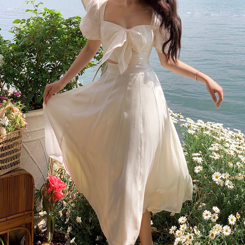 白色百褶半身裙长裙