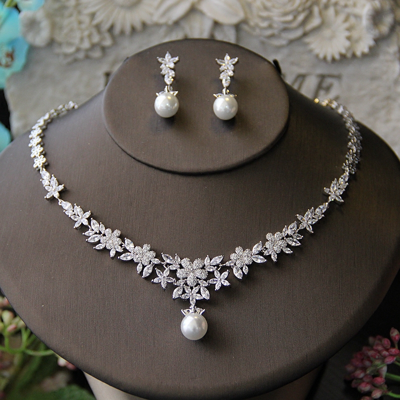 晚礼服配饰珍珠项链宴会图片