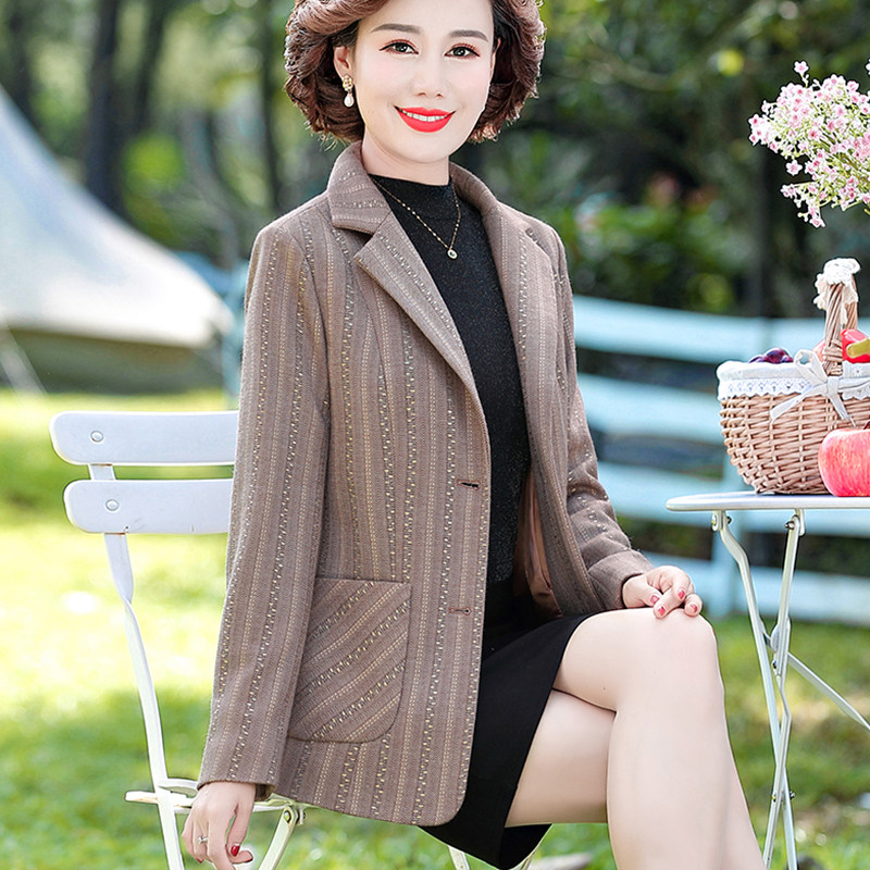 中年妈妈秋装外套薄款小西装女上衣中老年女装春秋款洋气格子西服