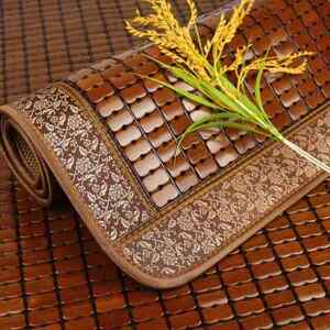 沙发上的竹凉垫子图片