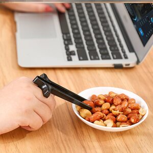 手指筷子玩游戏创意日式打游戏手指间夹吃东西薯片夹辅f助耐用宅