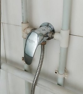 太阳能热水器上水热水开关阀门图片