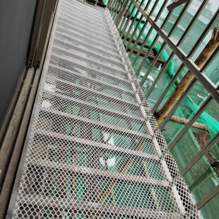 阳台护栏挡板防水围板防e风防雨宠物缝隙猫咪防跳楼遮挡板宠物防