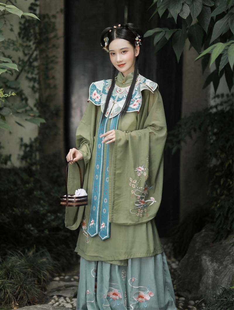 【锦簇】原创云肩明制汉服斜襟立领长衫重工刺绣女日常