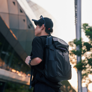 双肩包男电脑包背包旅行通勤出差商务书包男款大学生机能风大容量