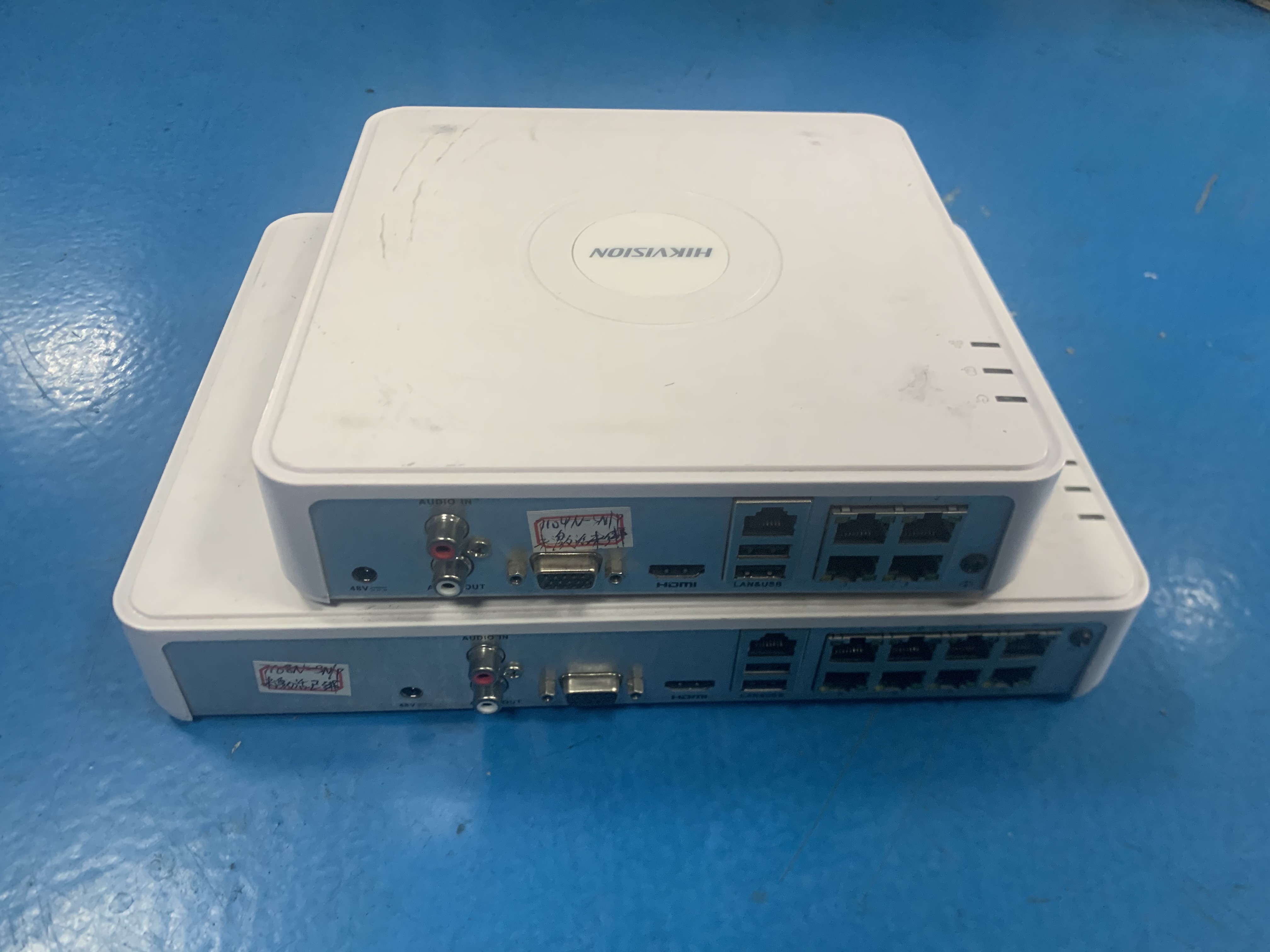 二手海康威视8路高清200万poe网线供电录像机ds-7104嵌入式硬盘录像机