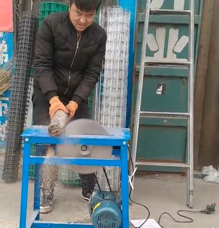 台锯推台据木工圆盘剧柴神器家用农村靠山下料木头切割机台式小型
