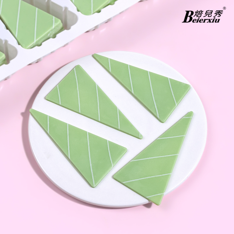 巧克力绿色三角青青草原蛋糕装饰插件